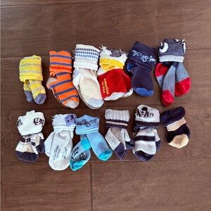 Gap 12-24m socks VGUC